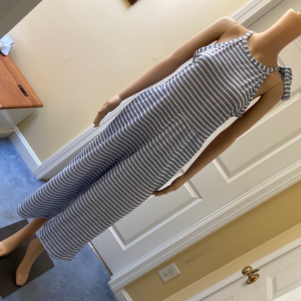 Women's blue and white sleeveless jumper with pockets, size medium